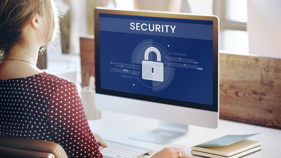 mujer-trabajando-superposicion-grafica-red-informatica